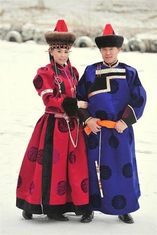 蒙古族服飾特點